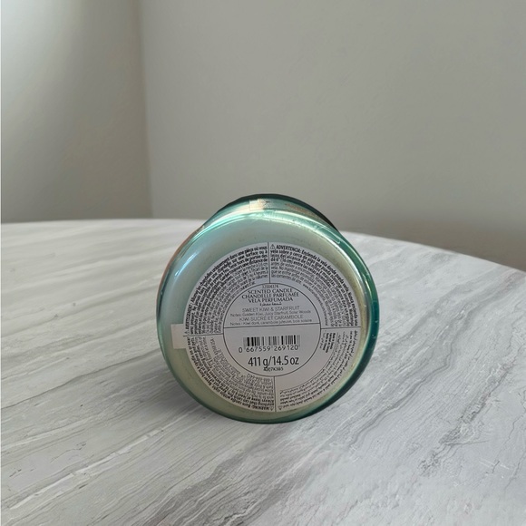 NEW Bath & Body Works Sweet Kiwi and Starfruit Scented Candle - Picture 2 of 2